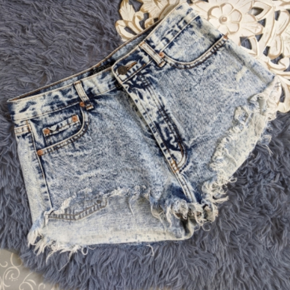 Love Culture Distressed Blue Jean Shorts Medium